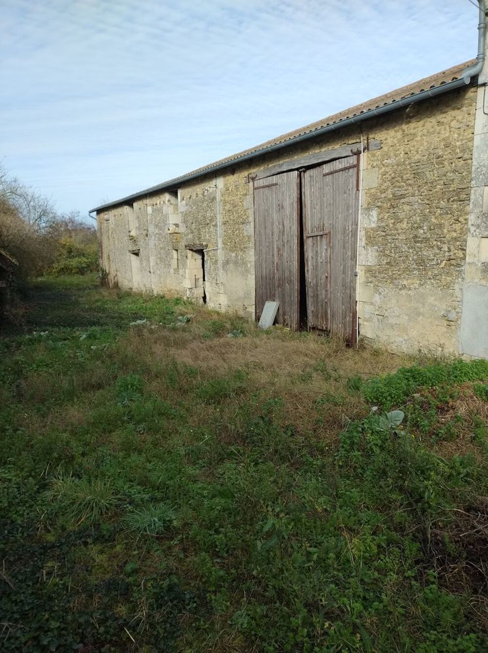 Vente Ferme LONGERE à rénover entièrement - idéal projet familial Vendeuvre-du-poitou