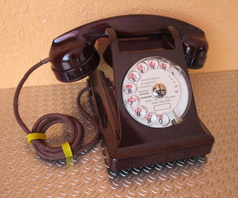 T�l�phone U43 Bak�lite Brun rouge marbr� (Troc possible) 175 Saint-�lix-le-Ch�teau (31)