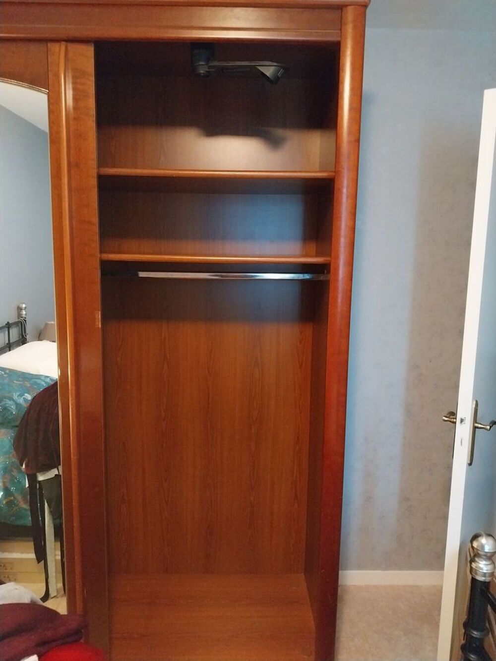 armoire en bois massif Meubles