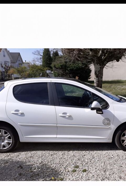 Peugeot 207 1.6 HDi 92ch FAP Série 64