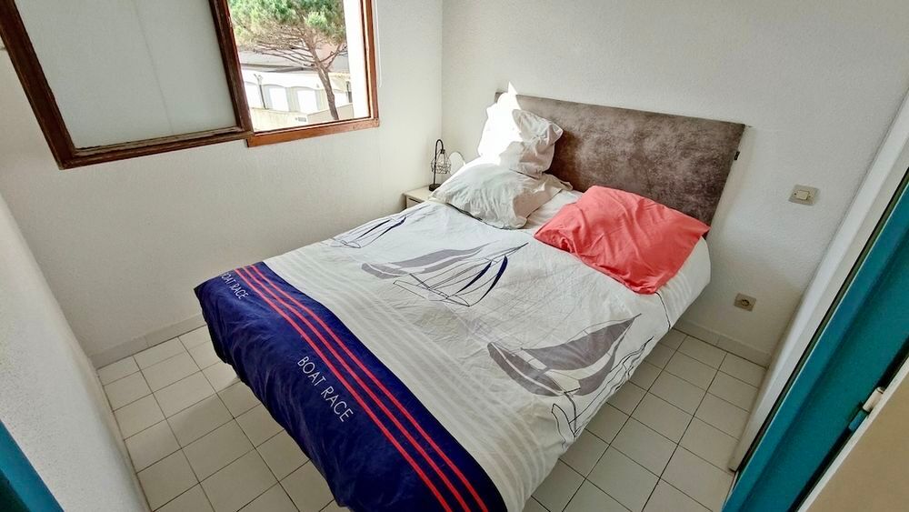 Vente Appartement LE CAP D'AGDE: Proximité LES FALAISES : 2 pièces/cabine + loggia ouverte et PARKING PRIVE, PISCINE et Ascenseur Le cap d agde