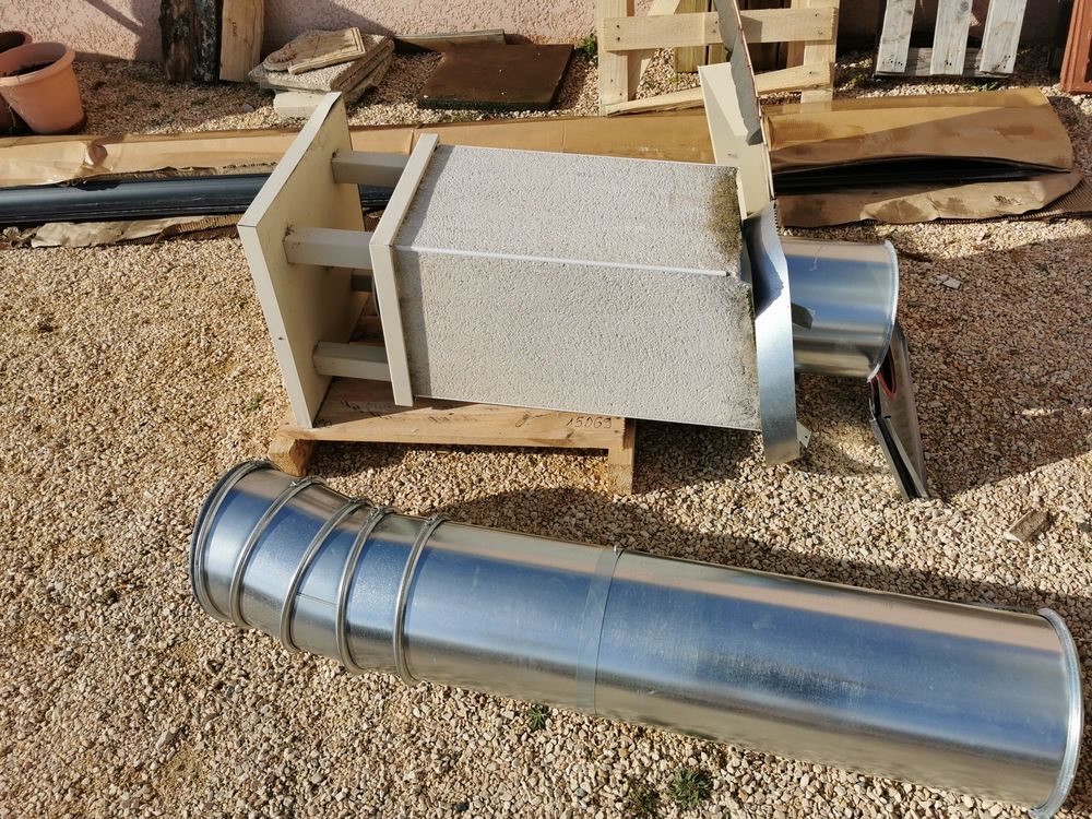 Ensemble sortie toit embase conduits chemin&eacute;e Poujoulat Bricolage