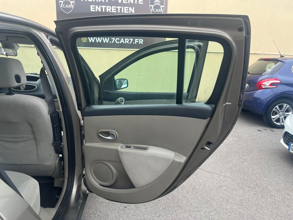 Clio III Clio 1.5 dCi 85 eco2 Privil&egrave;ge 2008 occasion 77170 Brie-Comte-Robert
