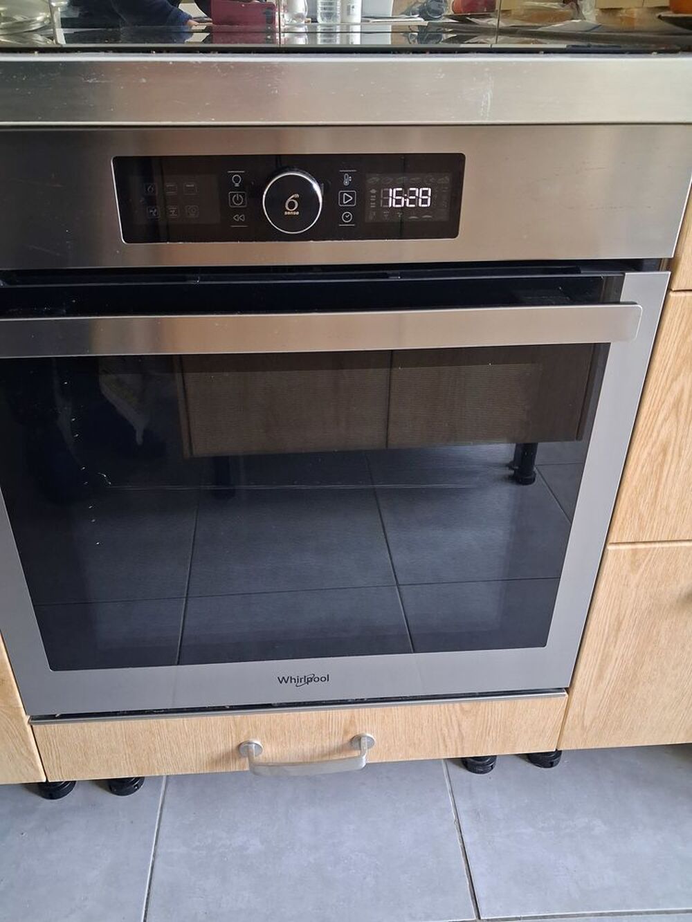 Four encastrable Wirpool Electrom�nager