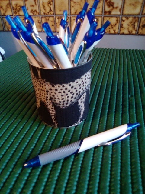 10 stylos et pot  crayon NEUFS 5 Brtigny-sur-Orge (91)