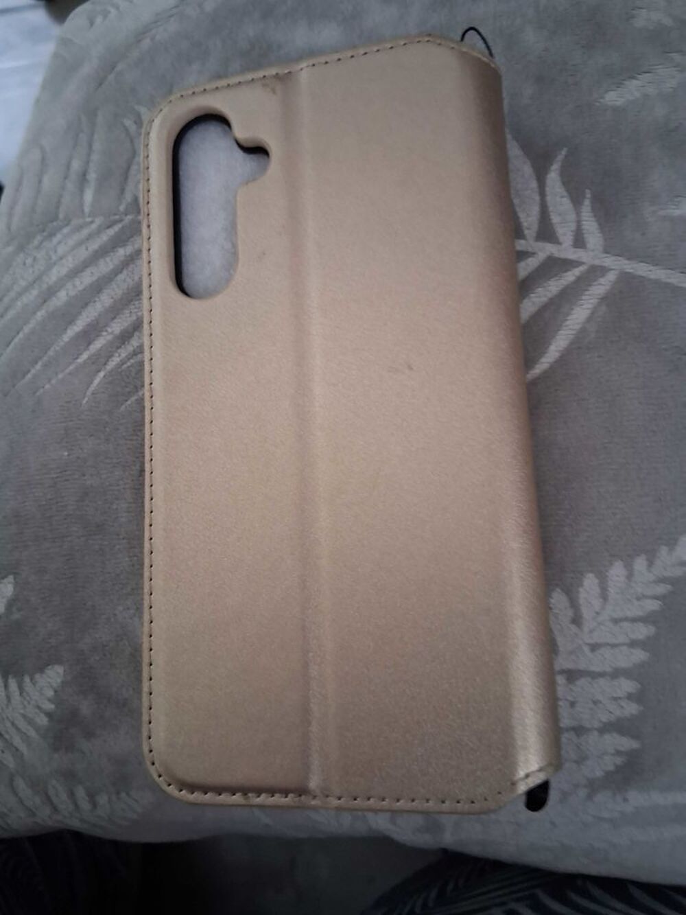 LOT DE TROIS ETUIS EN CUIR DONC UNE COQUE Accessoires