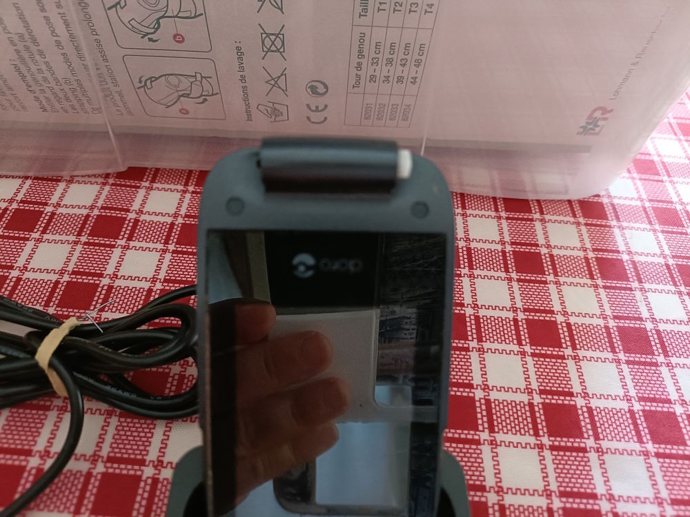 T&eacute;l&eacute;phone mobile Doro 6030 GRIS POUR PIECES AVEC SON CHARGEU Téléphones et tablettes