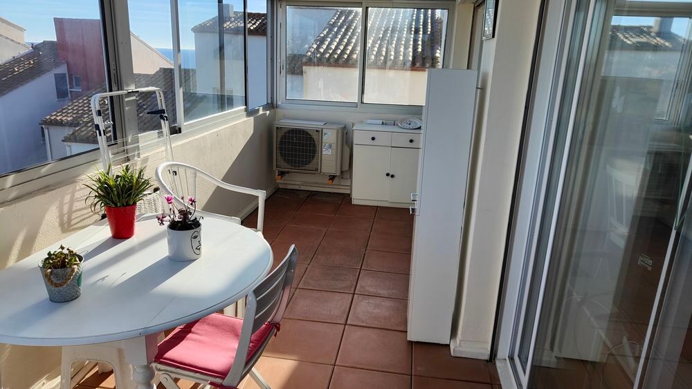 Vente Appartement LE CAP D'AGDE:, secteur Plage du môle, Vue dégagée + mer, résidence sécurisée ravalée en 2023, appartement 3 pièces au dernier étage avec ascenseur. Le cap d agde