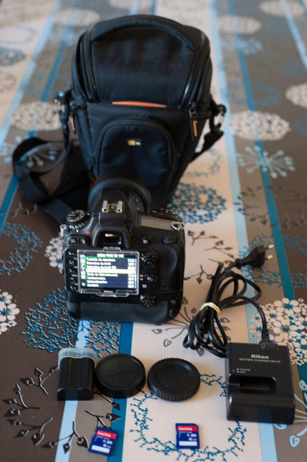NIKON D610 FX (pleins format ) Plus un Objectif 28-105 Photos/Video/TV