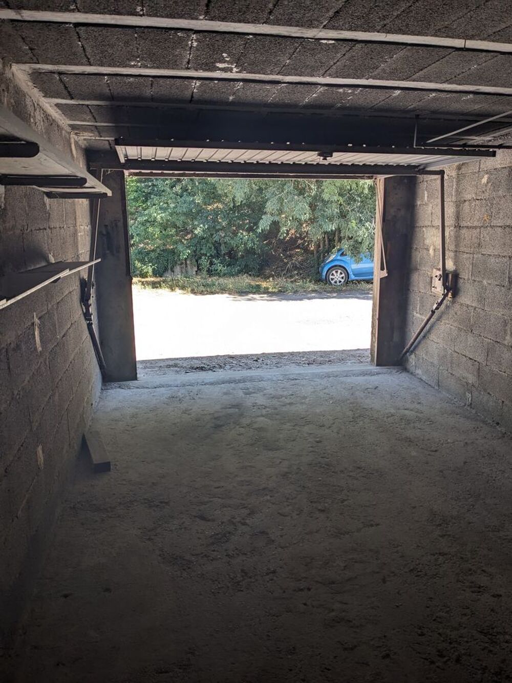 Location Parking/Garage Grand garage Aix-en-provence