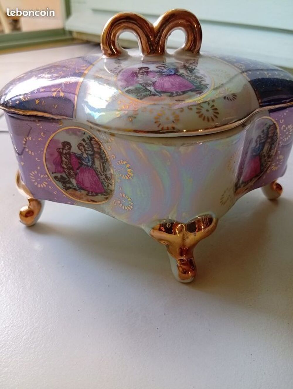 Bonbonni&egrave;re ancienne 