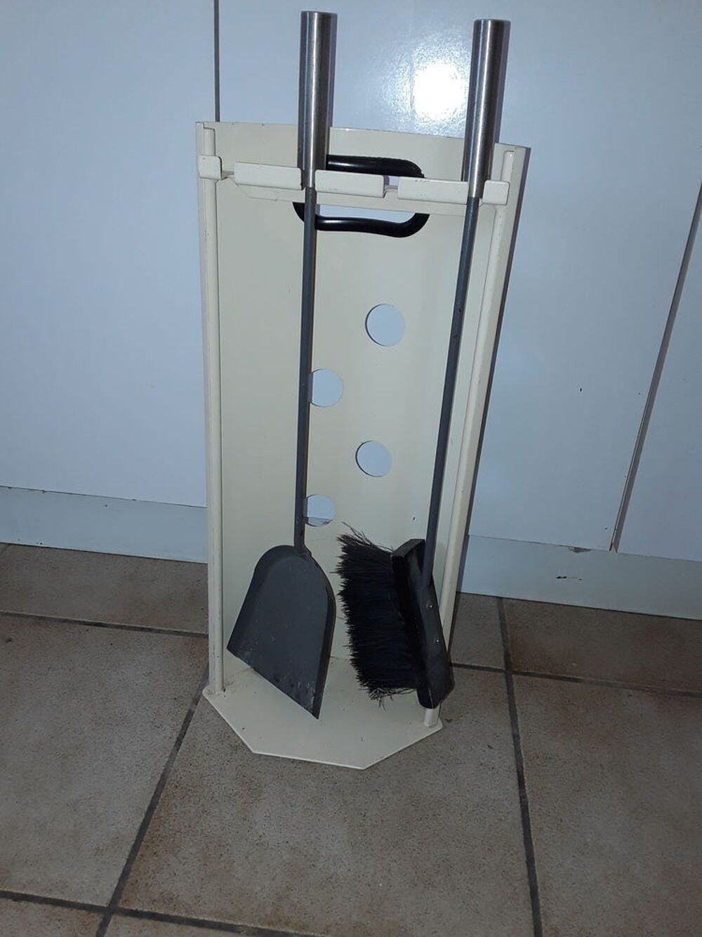 porte accessoires chemin&eacute;e avec accessoires Décoration