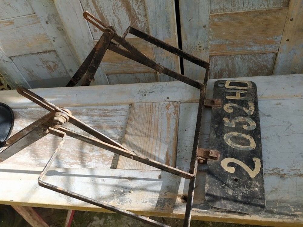 Ancien Porte-Bagages Plaque Moto Civile ou Militaire 