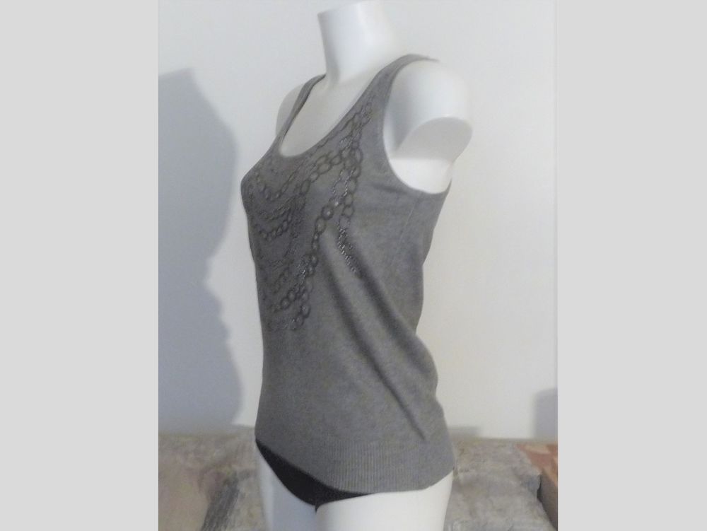 Top/ Tee Shirt Gris avec Strass sans manches- Js Millenium Vêtements