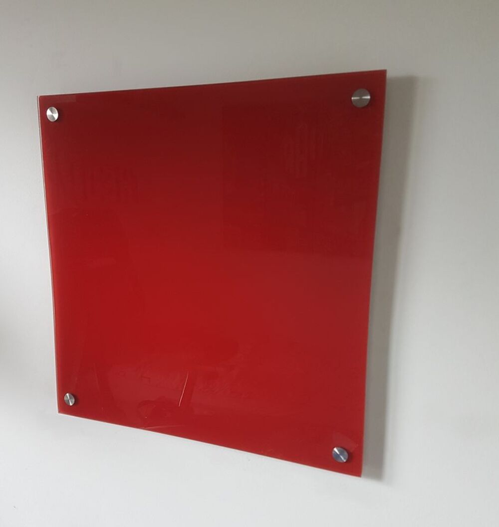 Tableau rouge en verre, inscriptible et effa&ccedil;able &agrave; sec Décoration
