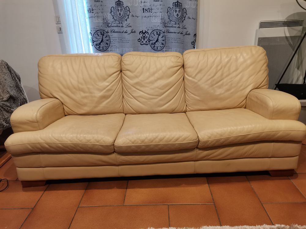 Beau canap&eacute; cuir 2.10m 3 ou 4 places Meubles