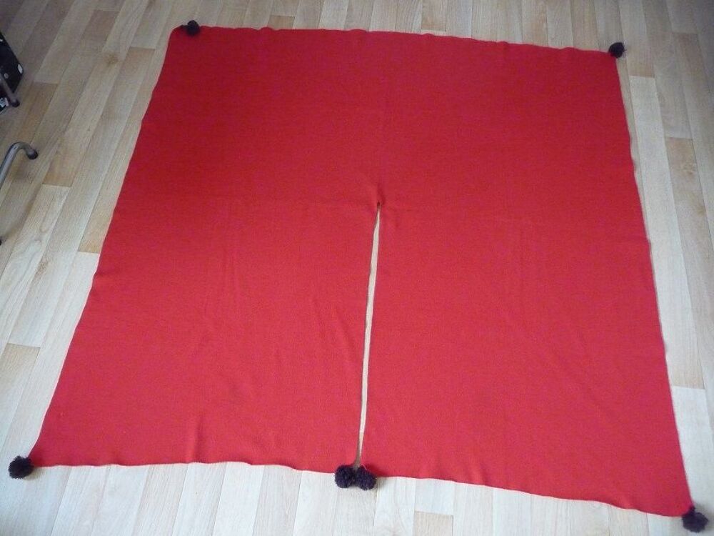 Grand Poncho rouge taille unique - quasi neuf Vêtements