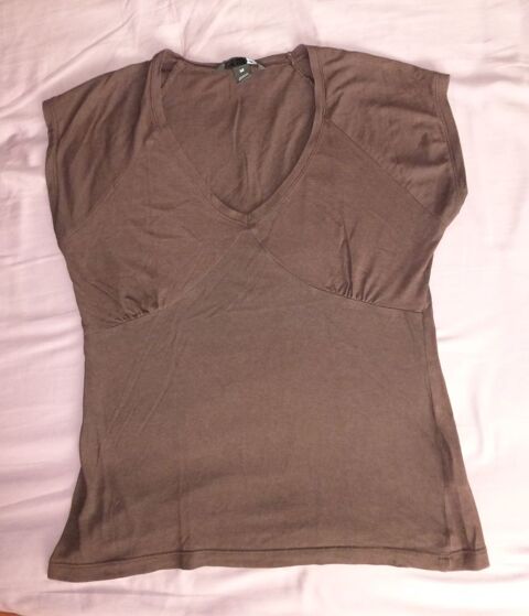 TEE SHIRT H&M marron . taille M38 . 3 Doussard (74)