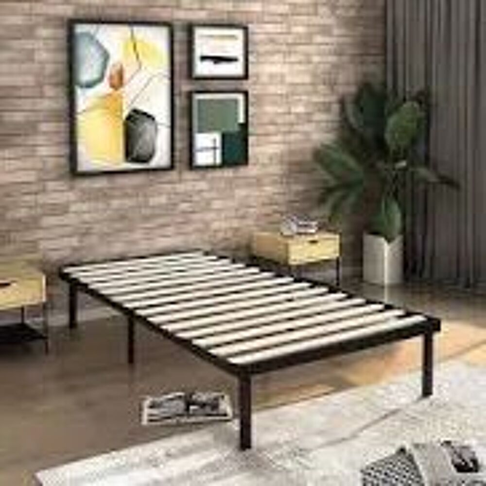 1 LIT DE 140 et 2 LITS DE 90 avec Matelas. Meubles