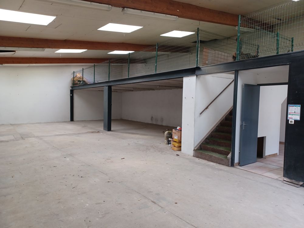 Location Remise/Grange Garage depot 380m² La rochefoucauld
