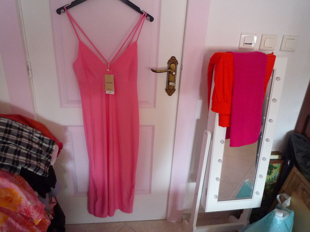 Lot de 30 robes neuves de soir&eacute;e grande taille Vêtements