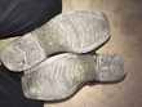 Chaussure d&eacute;contract&eacute;e confortable, Pointure 41 Chaussures