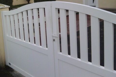 un portail et un portillon de marque Laplace 1100 Marcheprime (33)