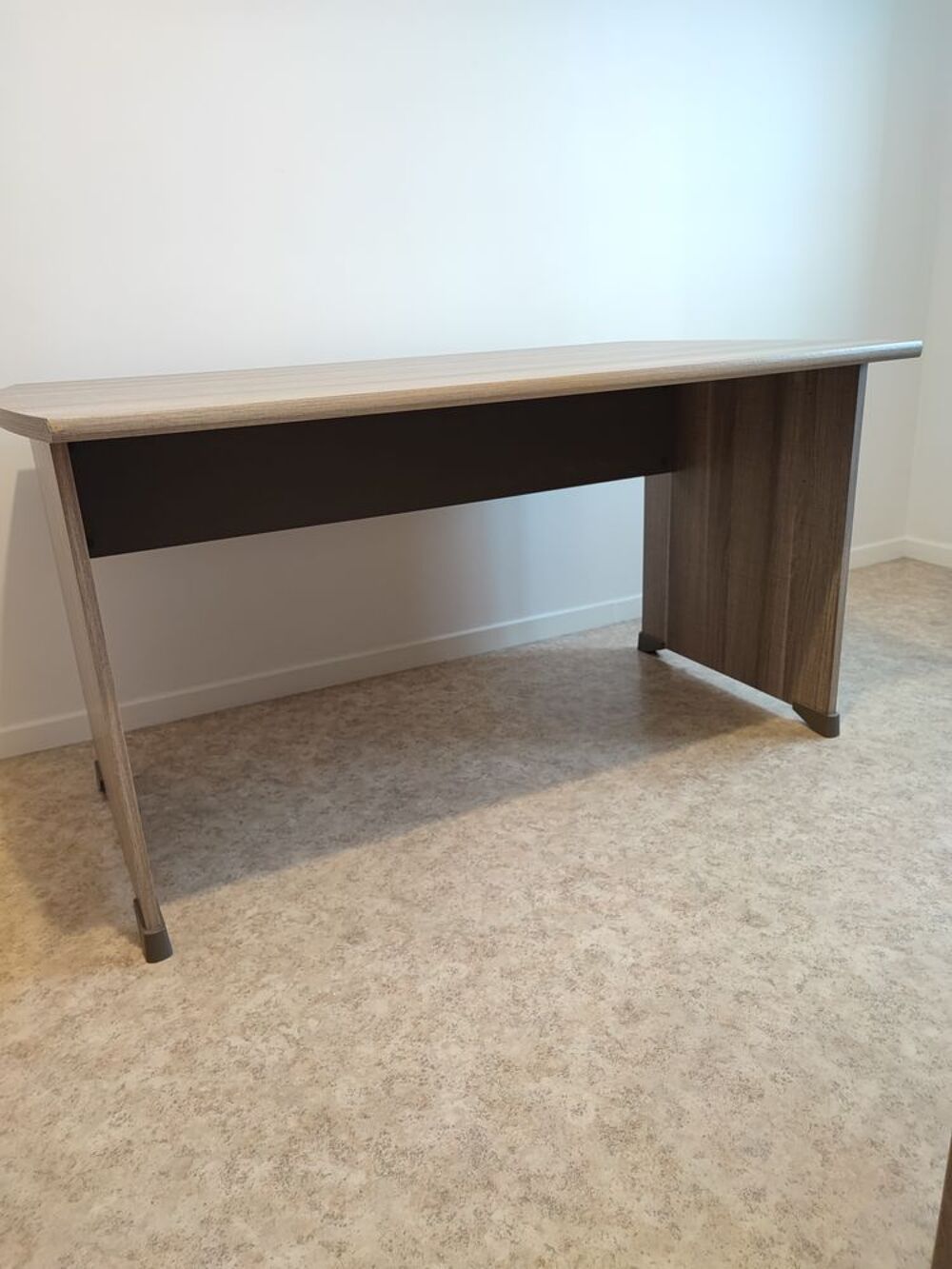 Bureau 140 cm 2 disponibles Meubles