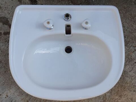 Lavabo avec colonne en porcelaine blancet 2 robinets ancien, 0 La Seyne-sur-Mer (83)