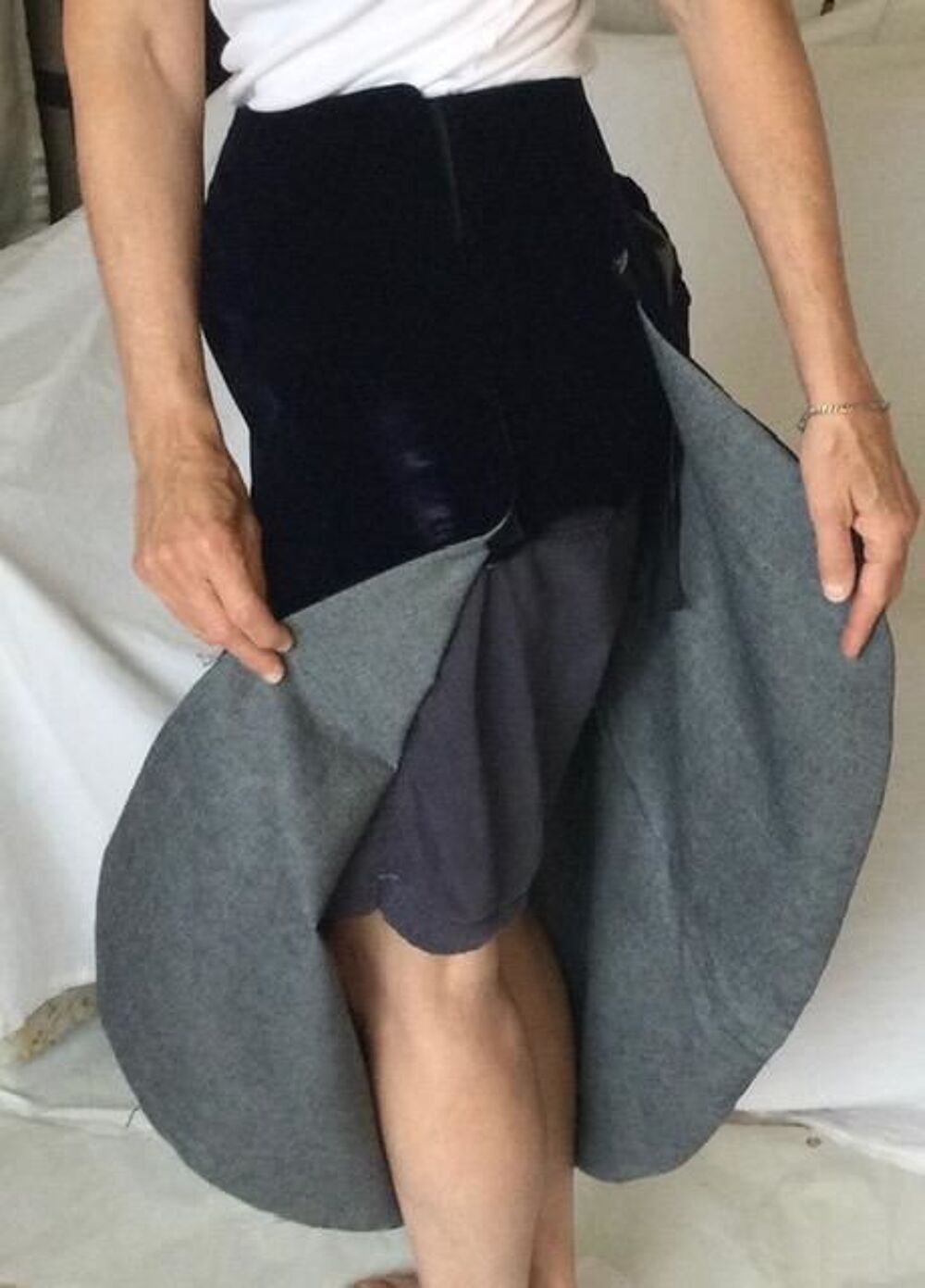 Tenue velours bleu 3 pi&egrave;ces &eacute;quitation amazone Taille 38-40 Sports