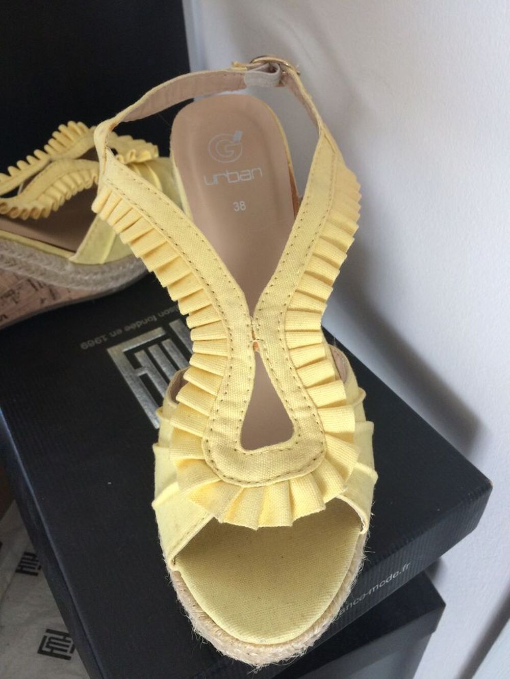 Chaussures Femme d'&eacute;t&eacute; Jaune T38 Chaussures