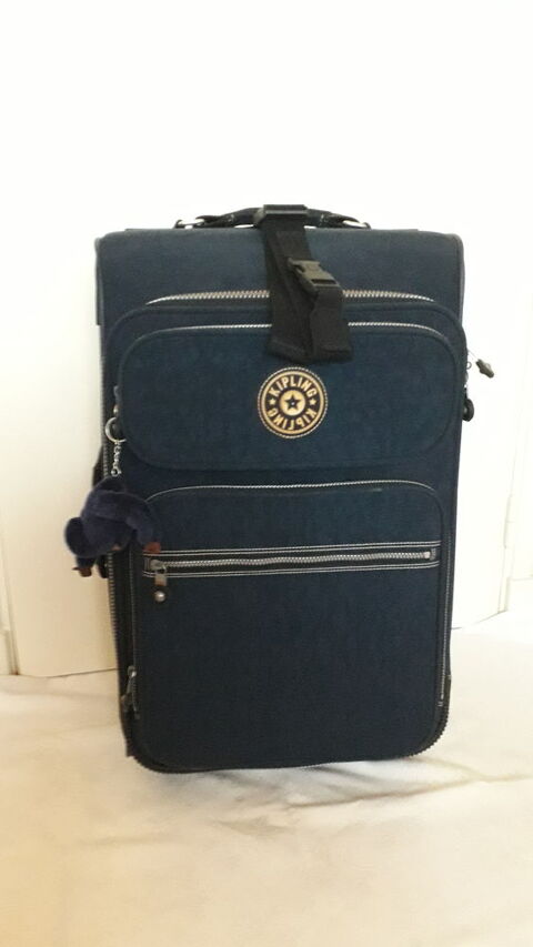 Valise trolley Kipling
75 Salon-de-Provence (13)