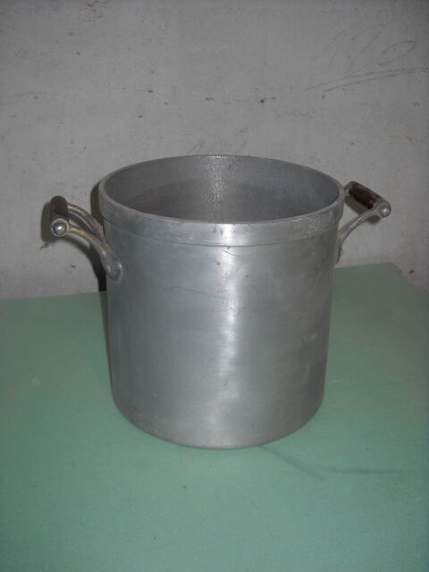 faitout aluminium N° 22 5 Lézan (30)