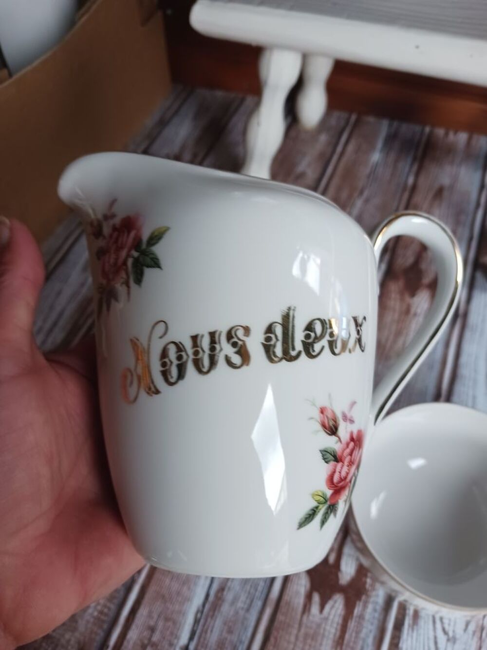 Ensemble Porcelaine Motifs Floraux et Dorure Cuisine
