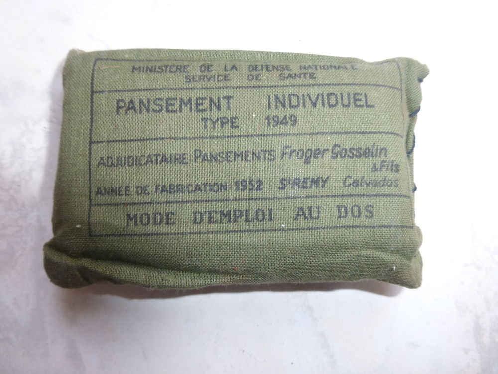 Pansement individuel arm&eacute;e fran&ccedil;aise type 1949 dat&eacute; de 1952 