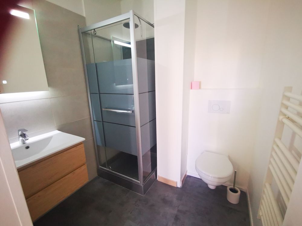 Location Appartement CAVAILLON Centre, studio 25 m2 rénové, 395 € charges compris Cavaillon