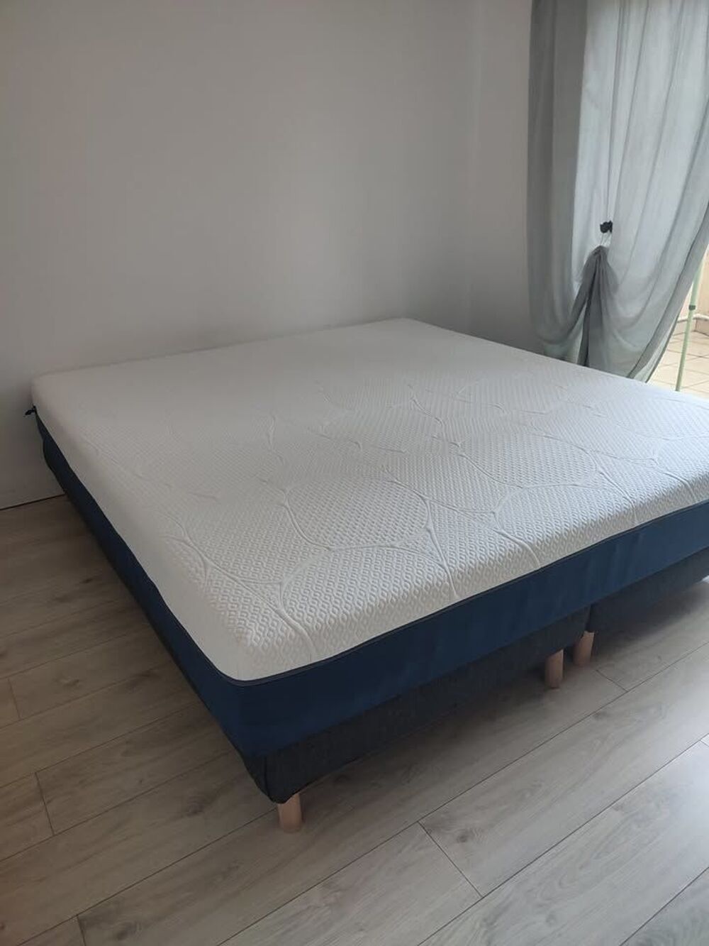 Lit 180 x 200 cm sommiers et matelas Innaya First Meubles