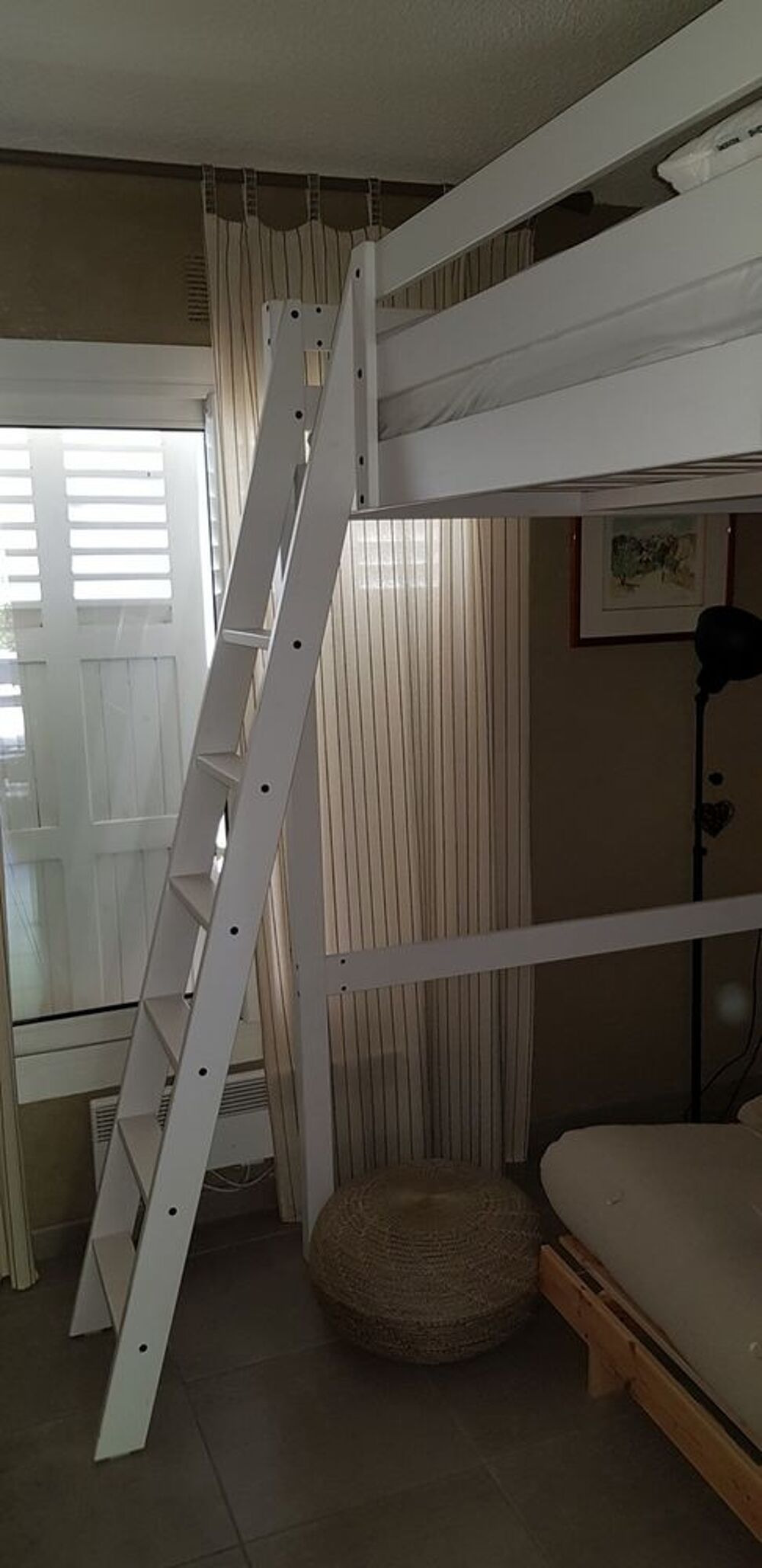 lit superpos&eacute;s: a l'&eacute;tage un lit double en bas banquette lit Meubles