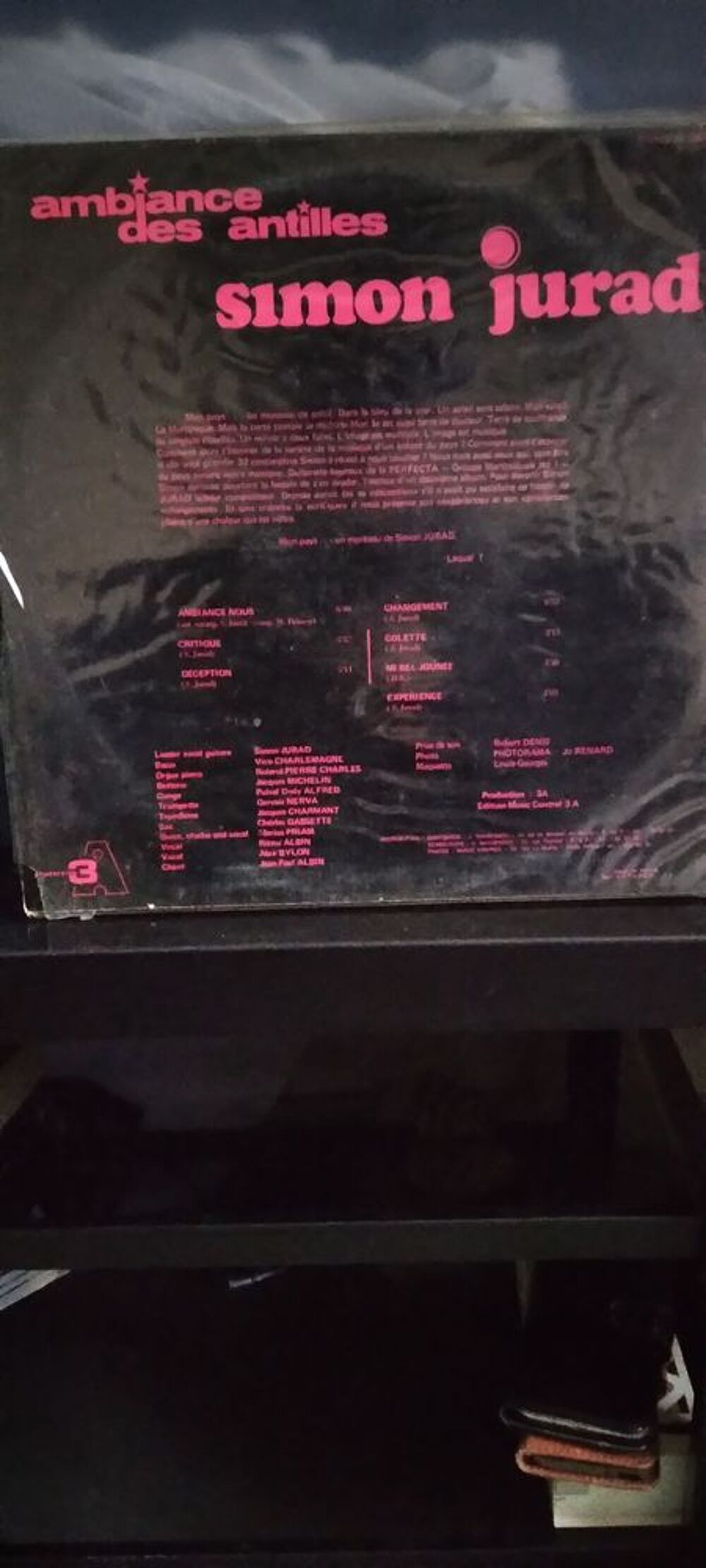 UN ALBUM DE MUSIQUE TROPICALE CD et vinyles