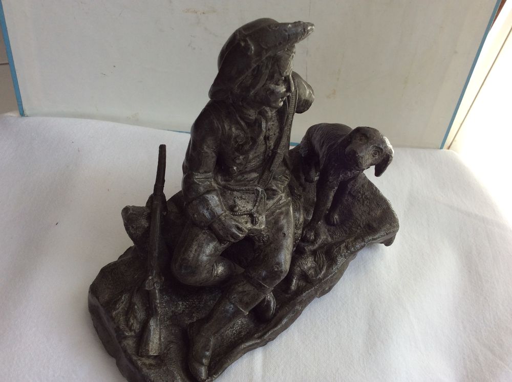 Statuette ancienne &eacute;tain plomb moul&eacute; soldat mutil&eacute; et chien Décoration