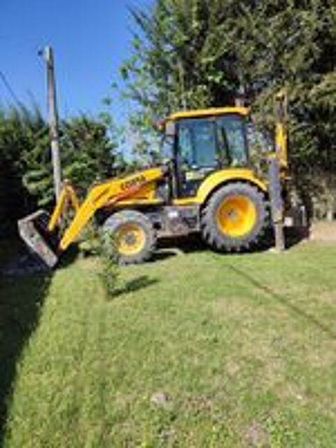   tractopelle massey Ferguson 