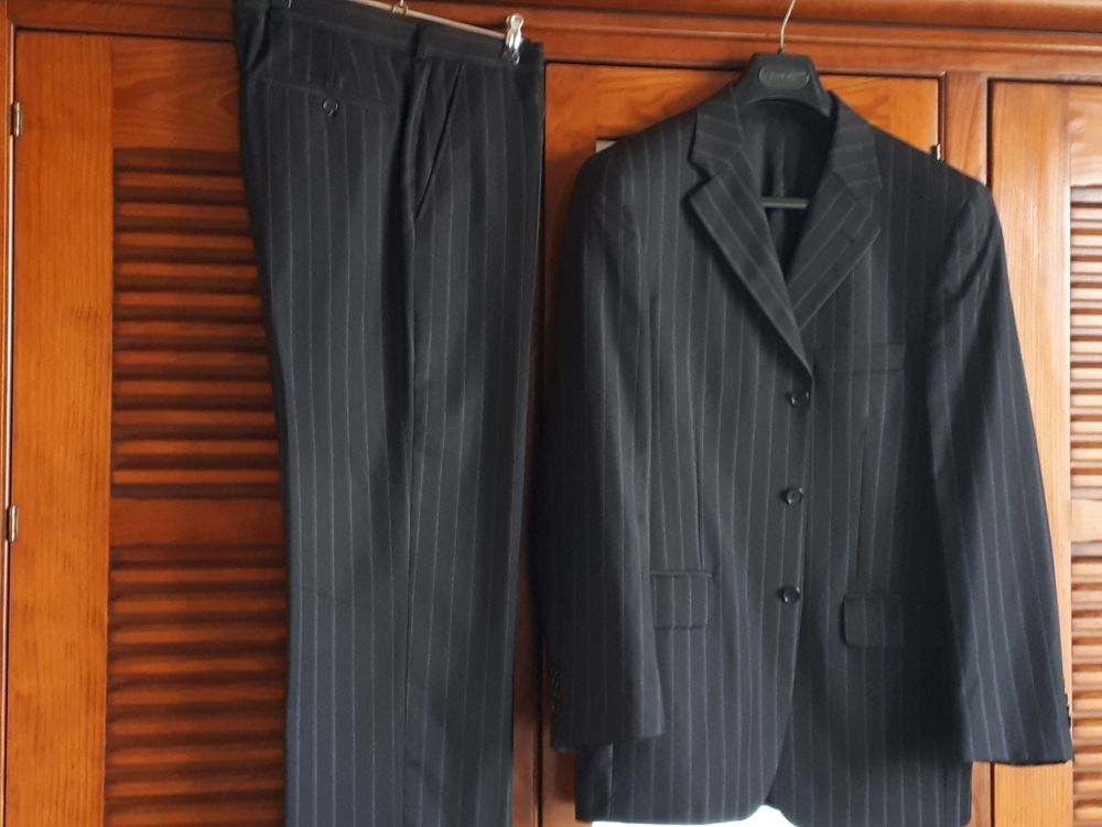 Beau costume EMPORIO en laine - 50/42 - EXCELLENT &Eacute;TAT Vêtements