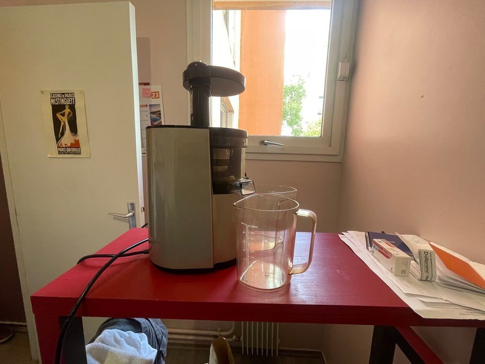 - [ ] Extracteur de jus Omega VSJ843RS €" Jus maison ultra vitamin&eacute; ! Electroménager