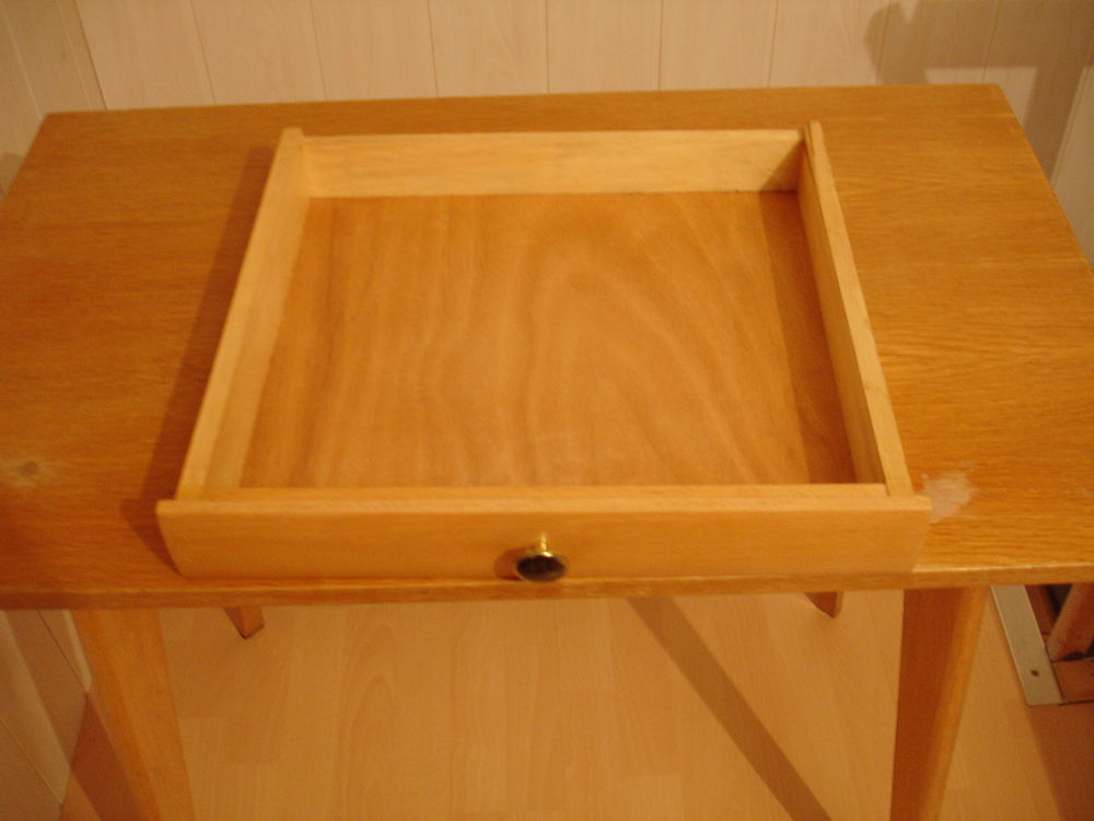 Petite Table avec tiroir H&ecirc;tre massif Meubles