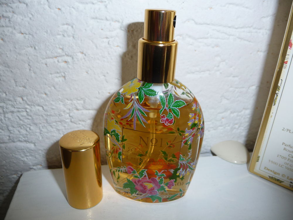 Flacon Eau de Parfum N&deg;1 LAURA ASHLEY vintage
