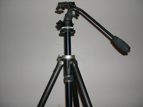 TR�PIED PHOTO-VID�O de PRO
90 Saint-Lys (31)