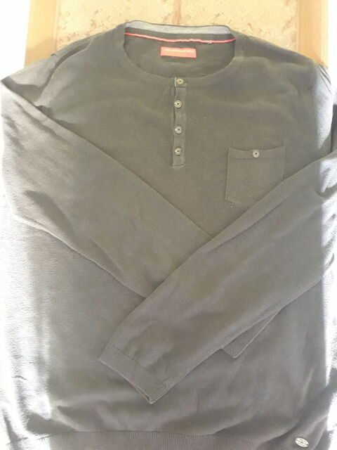 pull gris foncé 7 Beauquesne (80)