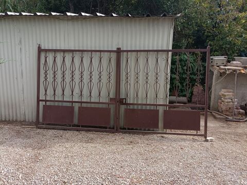 Portail en fer Entraigues-sur-la-Sorgue (84)