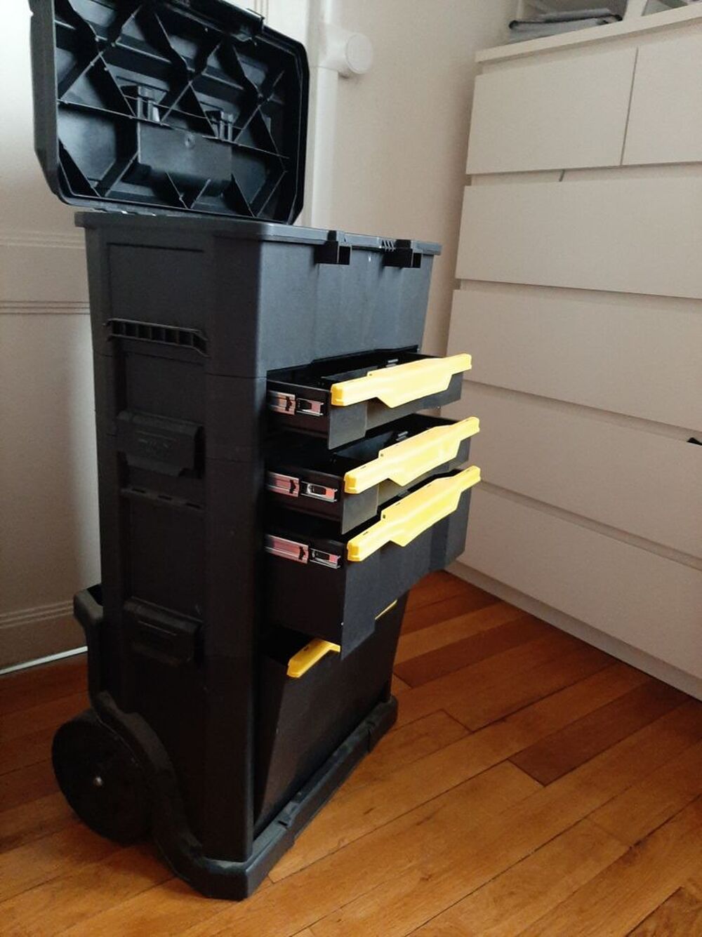 Servante mobile &agrave; roulettes Bricolage