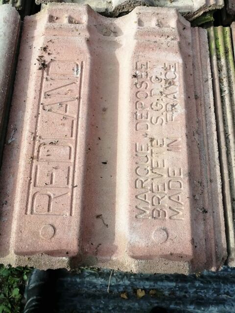 Tuiles  redland 0 Lurcy-L�vis (03)